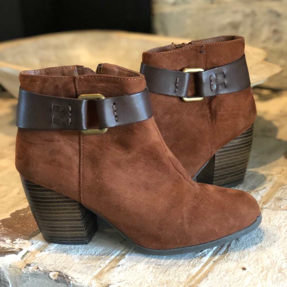 Quipid • dark brown booties